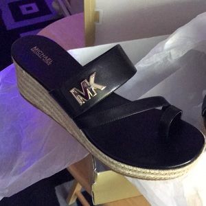 Brand new Sidney Mid Wedge